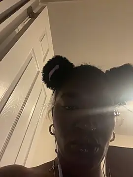 LelaniRose online show from 12-03-25, 03:03