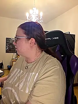 Snapshot of NaughtyNiia chatting on 12-18-25, 03:51 NaughtyNiia online show from 12-18-25, 03:51