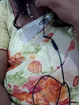 Snapshot of rishitamil01 chatting on 11-23-25, 12:27 rishitamil01 online show from 11-23-25, 12:27