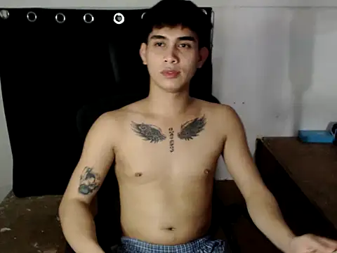 Snapshot of DecentGUy04 chatting on 11-19-25, 07:58 DecentGUy04 online show from 11-19-25, 07:58