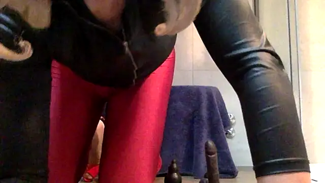 AsiaSlavePantyhosed online show from 12-04-25, 01:31