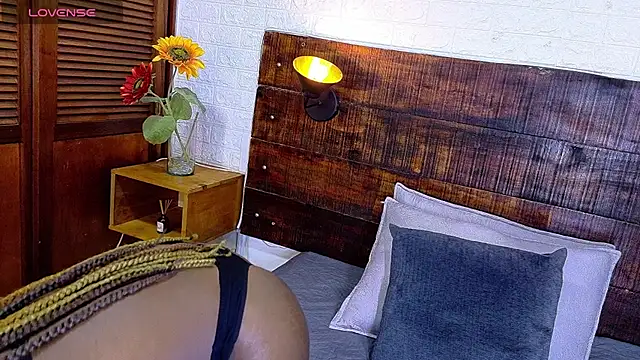 Amy Brunette online show from 11-29-25, 05:49