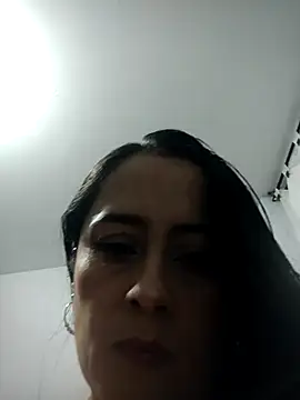 danielita1414 online show from 11-28-25, 02:09