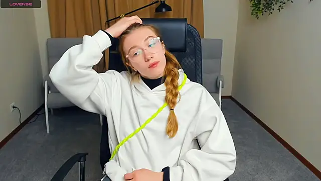 KathrynMattu online show from 11-21-25, 02:27