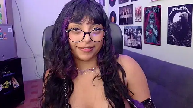 Snapshot of kirmmy_kitty chatting on 11-24-25, 08:52 kirmmy kitty online show from 11-24-25, 08:52