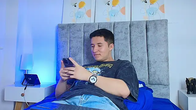 Ethan-Connor online show from 11-22-25, 08:52