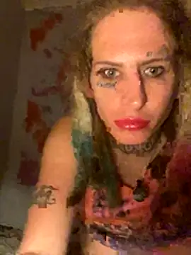 Snapshot of transsnowbunny chatting on 11-19-25, 10:43 transsnowbunny online show from 11-19-25, 10:43