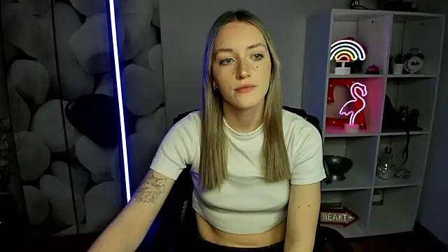 EvelynBlond online show from 12-18-25, 01:39