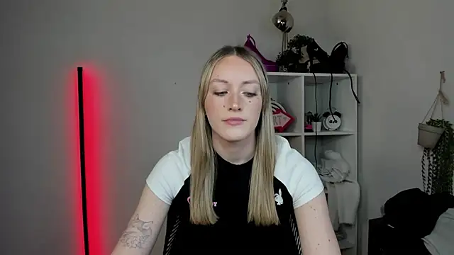 EvelynBlond online show from 04-02-26, 12:36