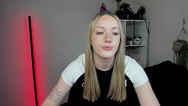 EvelynBlond online show from 04-16-26, 12:39