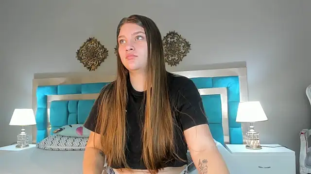 Snapshot of LiiaVelvet chatting on 12-16-25, 02:00 LiiaVelvet online show from 12-16-25, 02:00