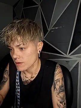 Snapshot of megan_NL chatting on 12-21-25, 12:29 megan NL online show from 12-21-25, 12:29