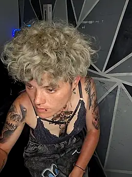 Snapshot of megan_NL chatting on 01-09-26, 02:03 megan NL online show from 01-09-26, 02:03