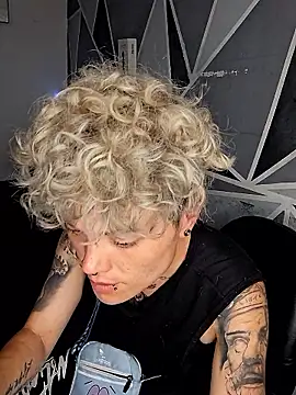 Snapshot of megan_NL chatting on 01-10-26, 02:35 megan NL online show from 01-10-26, 02:35