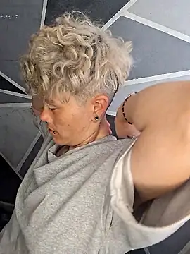 Snapshot of megan_NL chatting on 01-14-26, 05:29 megan NL online show from 01-14-26, 05:29