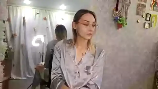 MistieSchorn online show from 11-20-25, 01:00