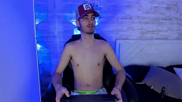 Emir Ozan  online show from 12-21-25, 11:28