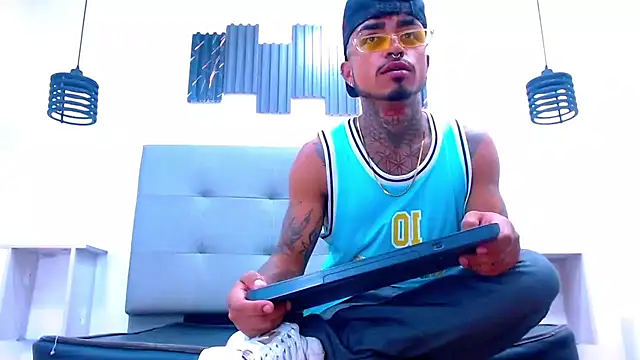 Hot Latino x online show from 01-08-26, 12:18