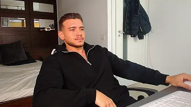 ElijahThorne online show from 01-18-26, 06:17