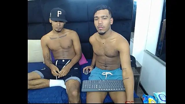 Straight latinX online show from 11-22-25, 03:05