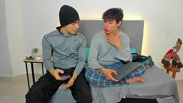 eren jeager online show from 11-27-25, 03:08