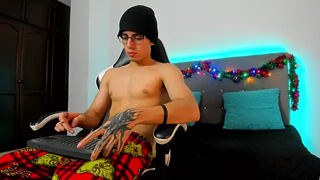 eren jeager online show from 12-22-25, 01:13