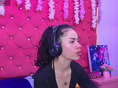 Snapshot of Nanis_James15 chatting on 11-23-25, 02:44 Nanis James15 online show from 11-23-25, 02:44