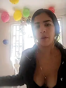 Monitaxhot online show from 12-20-25, 06:26