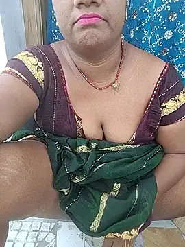 Snapshot of Desicouple1706 chatting on 12-19-25, 05:36 Desicouple1706 online show from 12-19-25, 05:36