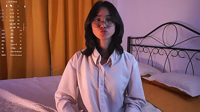 StaciaBratz online show from 11-21-25, 07:01