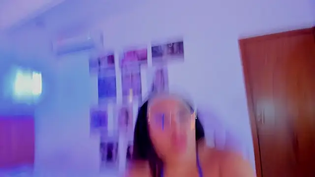 Snapshot of BrianaMyers chatting on 12-03-25, 08:29 BrianaMyers online show from 12-03-25, 08:29