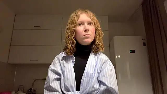 ElfriedaZwack online show from 11-28-25, 04:42