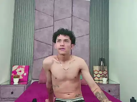 Snapshot of JackCooperr chatting on 01-10-26, 12:29 JackCooperr online show from 01-10-26, 12:29