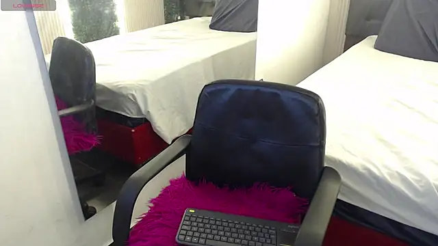 mia violet8 online show from 12-14-25, 01:55