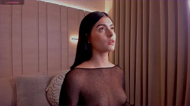 SarhaVega online show from 11-24-25, 04:34