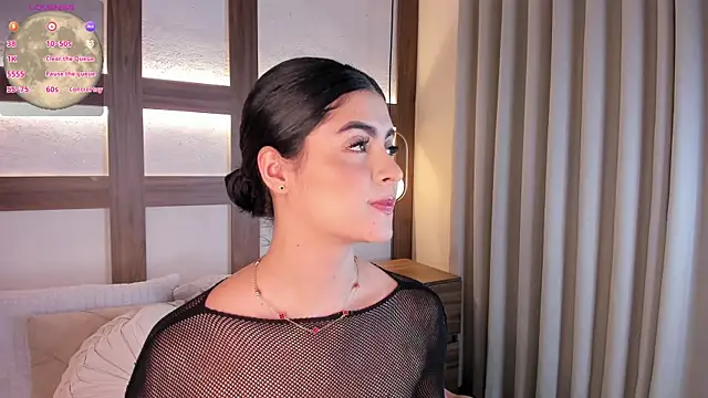 SarhaVega online show from 12-14-25, 01:49