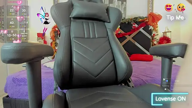 mask red girl online show from 12-04-25, 12:58