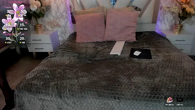 Mysterius Woman online show from 11-26-25, 01:23