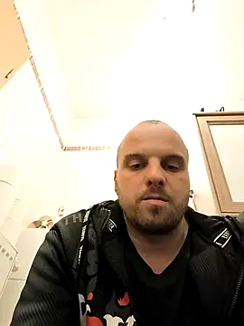 Phoenix2310 online show from 02-05-26, 02:33