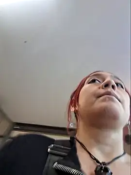 Eveeelyn25 online show from 11-25-25, 12:21