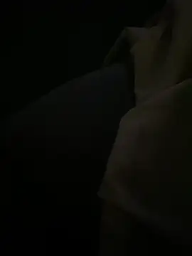 r0ber1983 online show from 11-22-25, 04:00