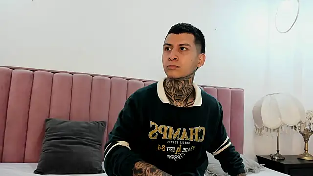 Andrew sanders68 online show from 12-20-25, 03:24