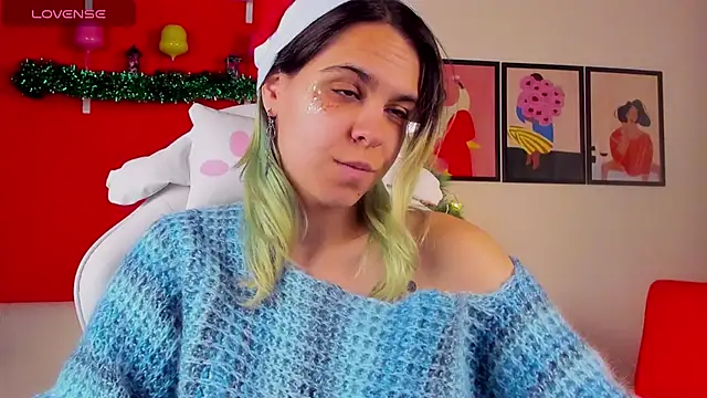 LiraBelle online show from 12-17-25, 03:23