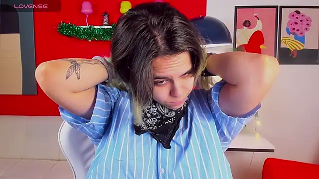 LiraBelle online show from 12-19-25, 03:13