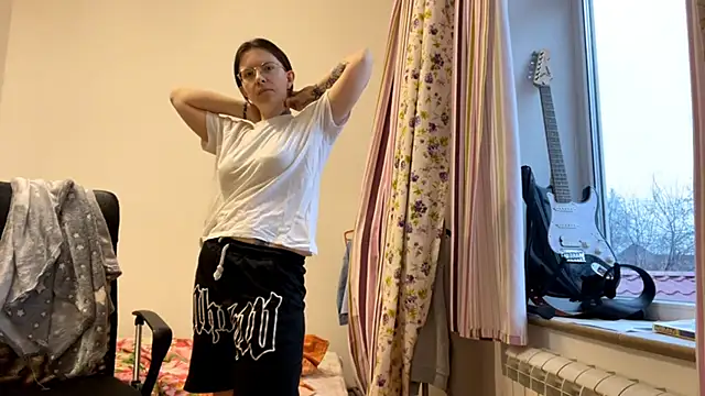 FiorettaFen online show from 11-23-25, 07:19