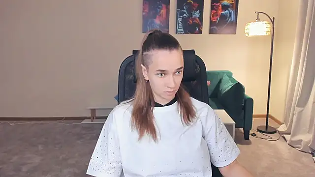 Snapshot of OkDevier chatting on 11-23-25, 08:58 OkDevier online show from 11-23-25, 08:58