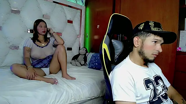 Couple wildd  online show from 12-22-25, 08:50