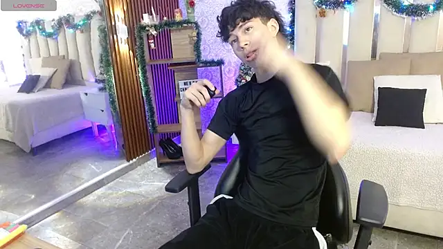 kaelwolf tay online show from 11-24-25, 07:35