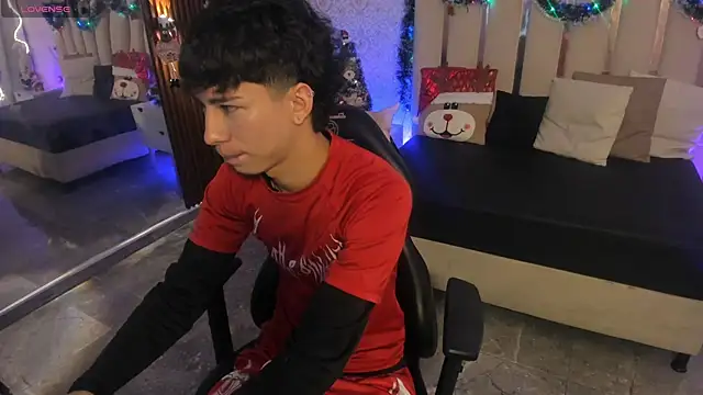 kaelwolf tay online show from 12-19-25, 07:32