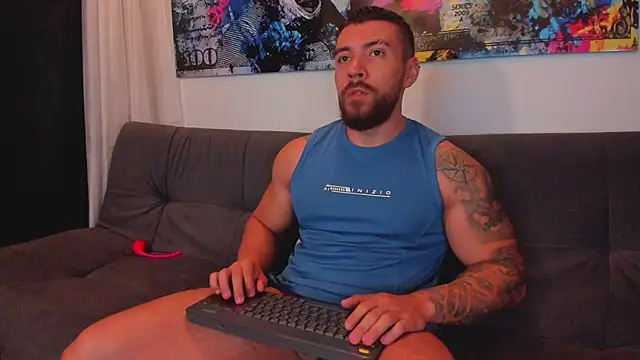 Snapshot of owen_seth1 chatting on 11-28-25, 02:47 owen seth1 online show from 11-28-25, 02:47